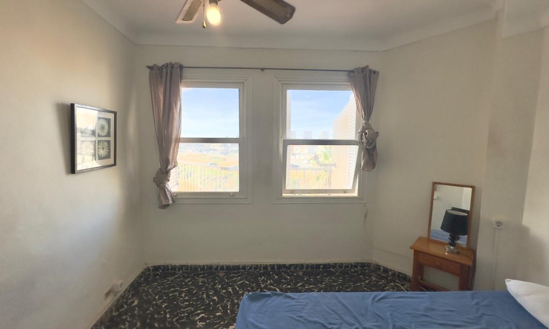 Segunda mano - Apartamento -
Torrevieja - Zona Los Frutales