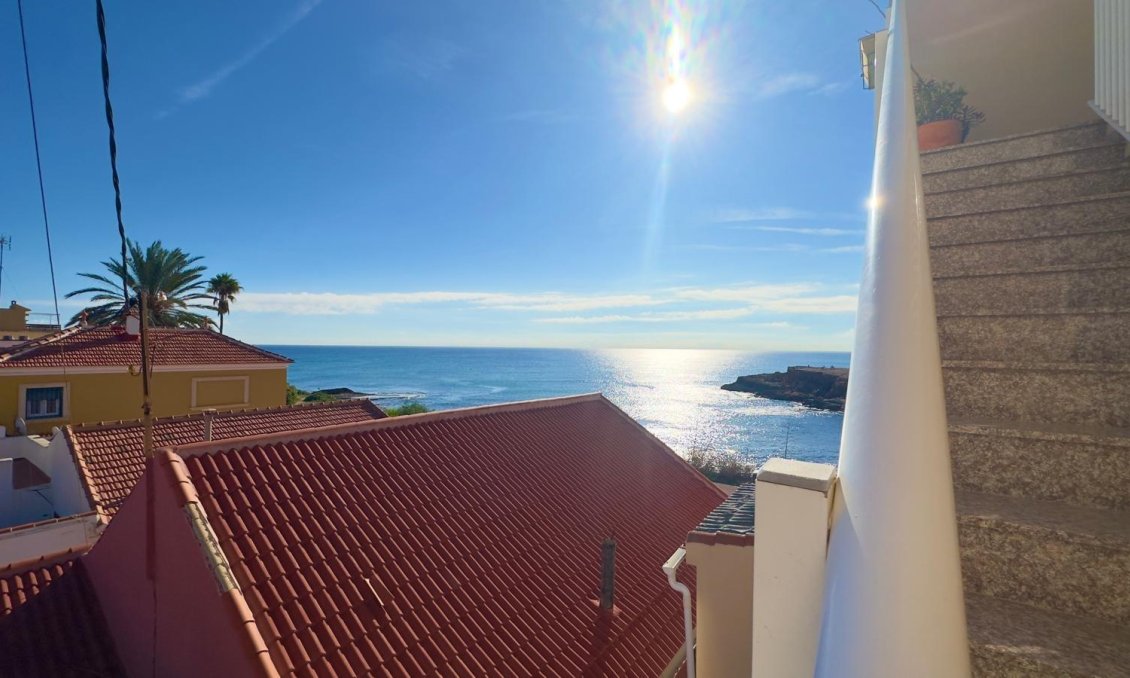 Segunda mano - Apartamento -
Torrevieja - Zona Los Frutales