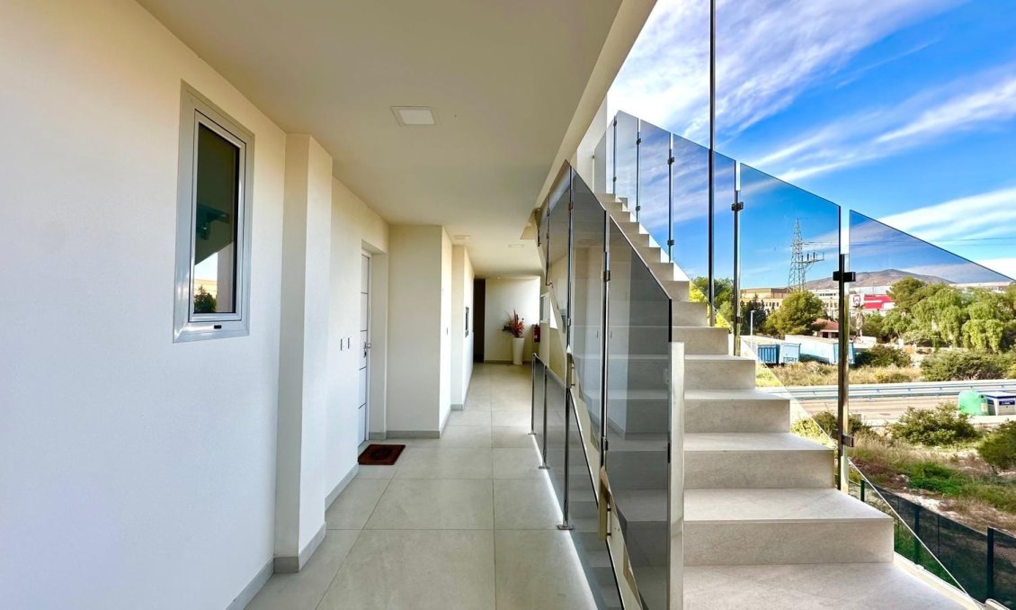 Resale - Apartment -
Finestrat