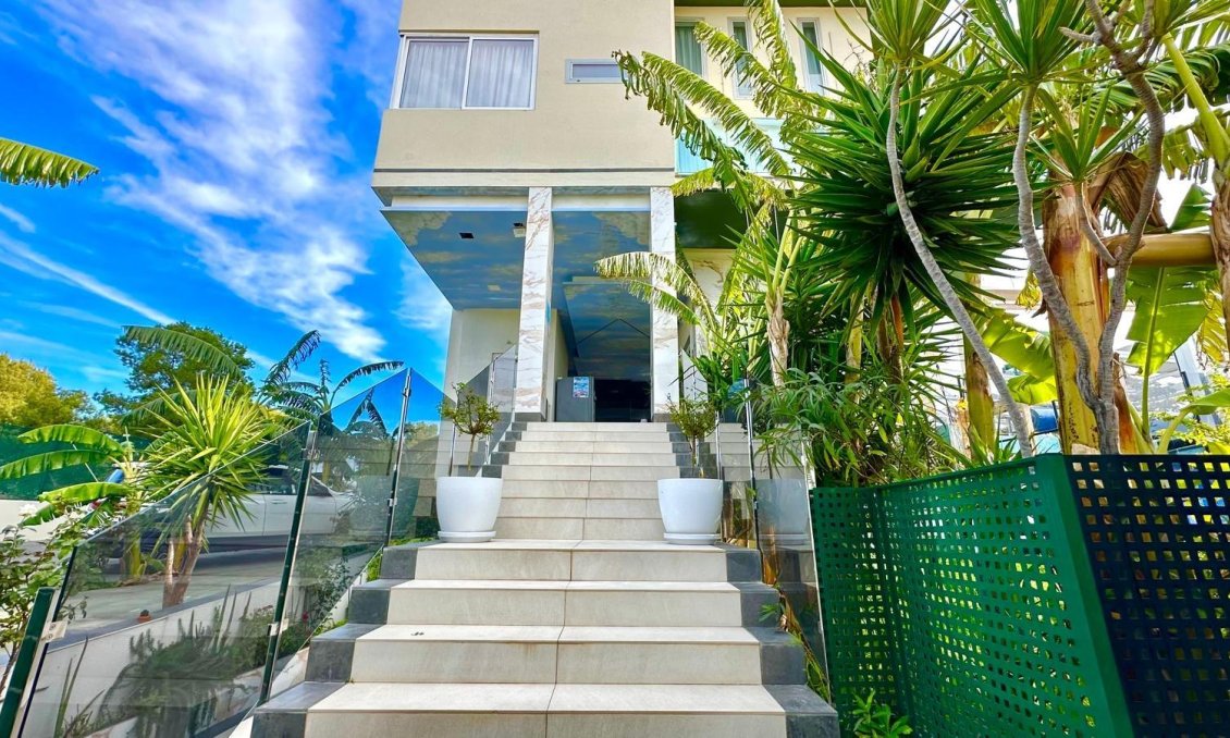 Resale - Apartment -
Finestrat