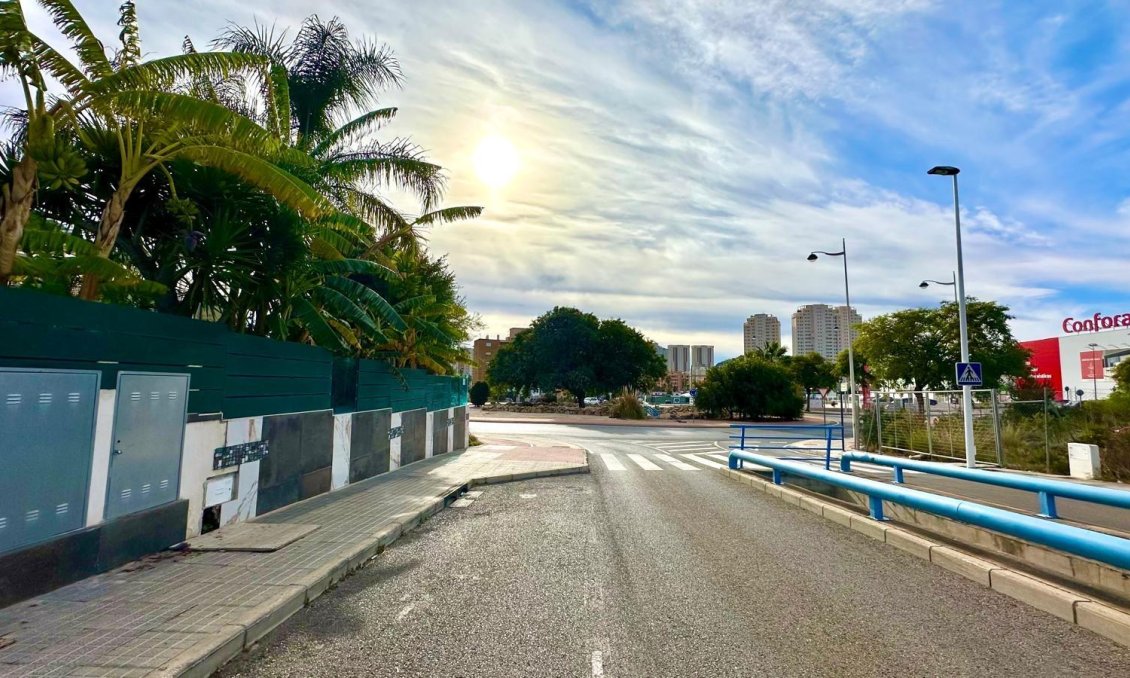 Resale - Apartment -
Finestrat