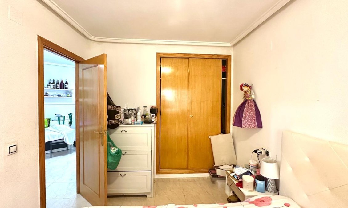 Segunda mano - Apartamento -
Torrevieja - Estacion De Autobuses