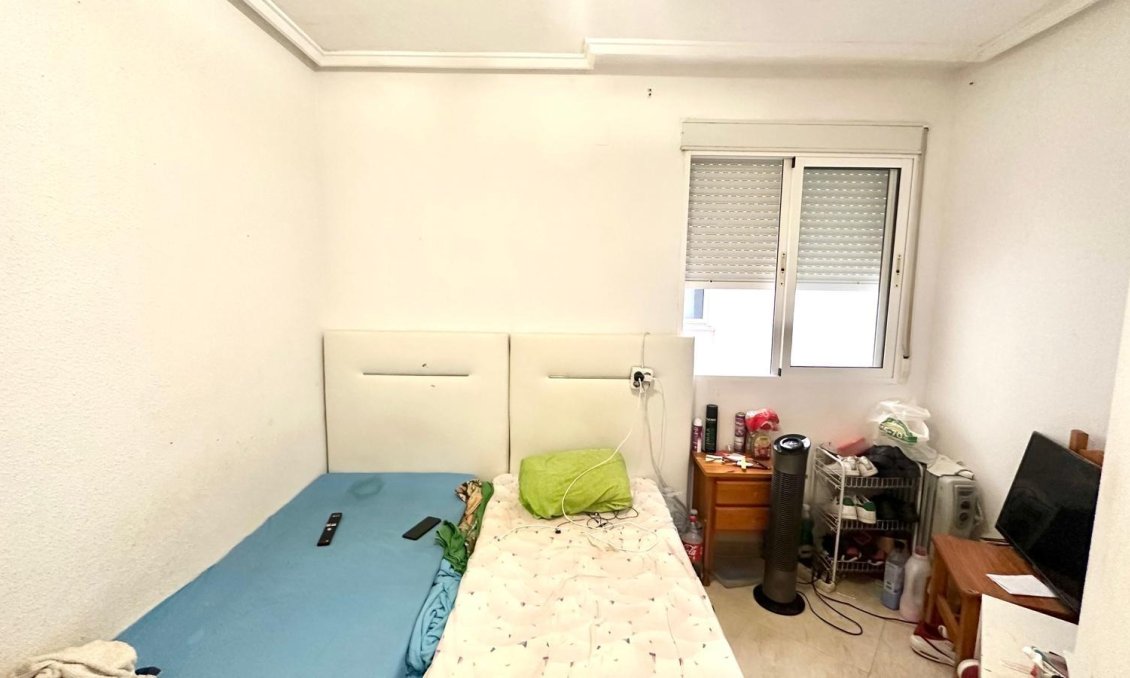 Segunda mano - Apartamento -
Torrevieja - Estacion De Autobuses