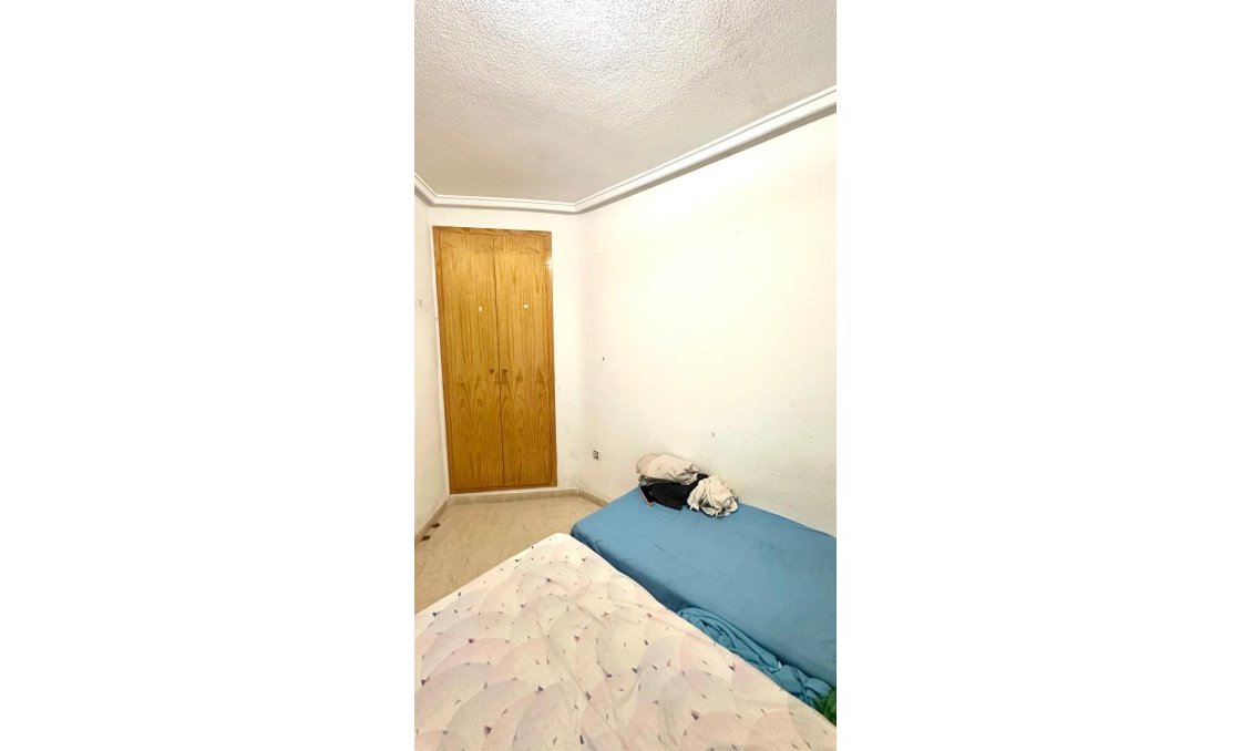 Segunda mano - Apartamento -
Torrevieja - Estacion De Autobuses