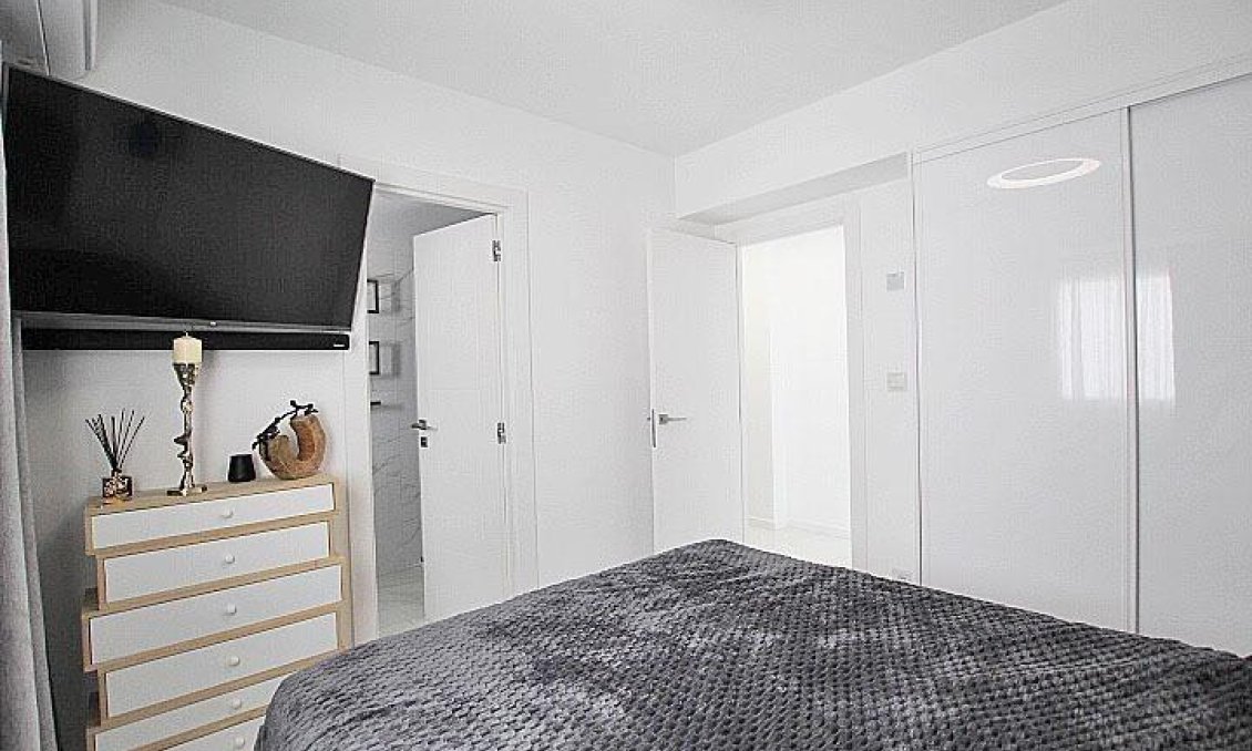 Resale - Apartment -
Torrevieja