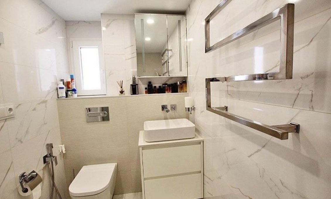 Resale - Apartment -
Torrevieja