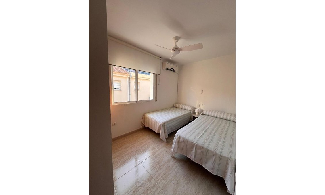 Revânzare - Town House -
Orihuela Costa - Campoamor