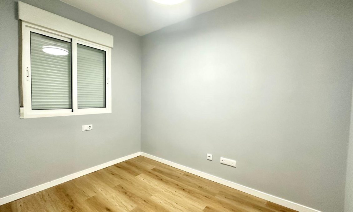 Segunda mano - Apartamento -
Torrevieja - La Mata Pueblo