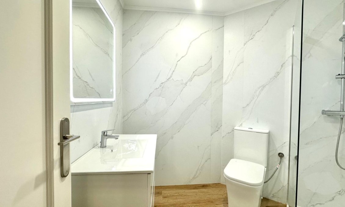 Segunda mano - Apartamento -
Torrevieja - La Mata Pueblo