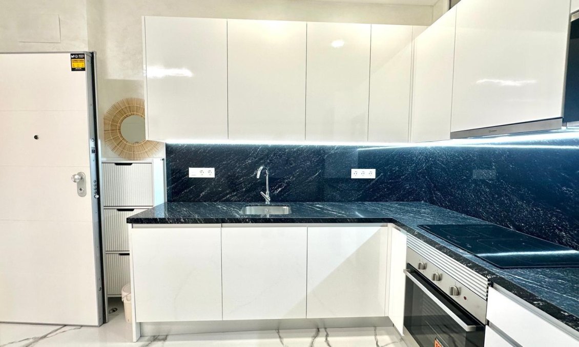 Használt Ingatlanok - Apartman -
Torrevieja - Playa del Cura