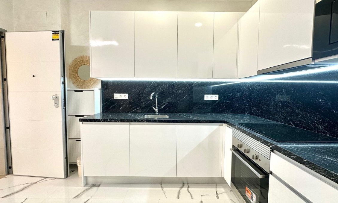 Használt Ingatlanok - Apartman -
Torrevieja - Playa del Cura