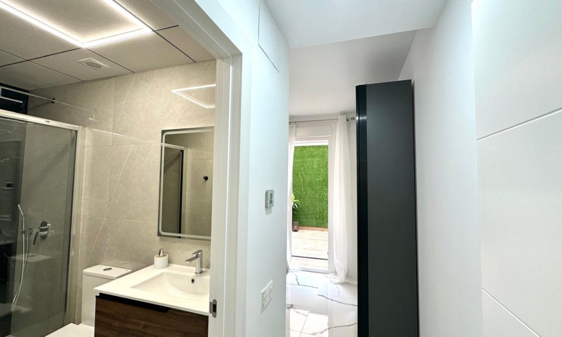 Használt Ingatlanok - Apartman -
Torrevieja - Playa del Cura