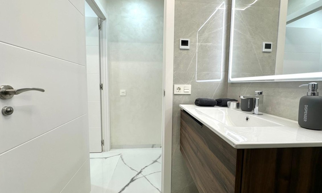 Használt Ingatlanok - Apartman -
Torrevieja - Playa del Cura