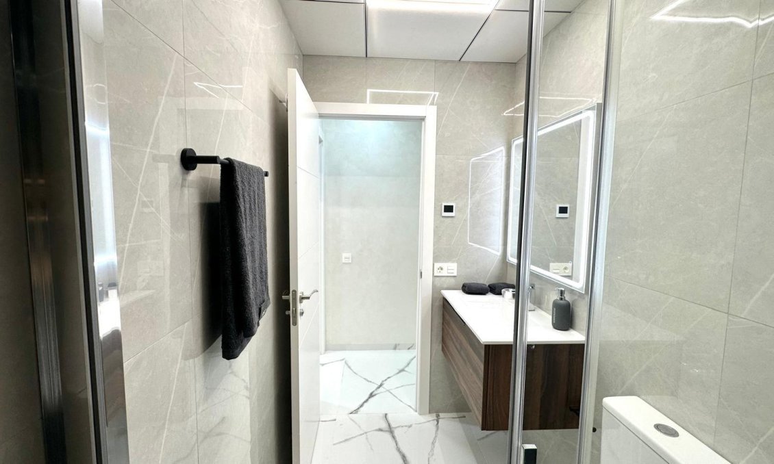 Használt Ingatlanok - Apartman -
Torrevieja - Playa del Cura