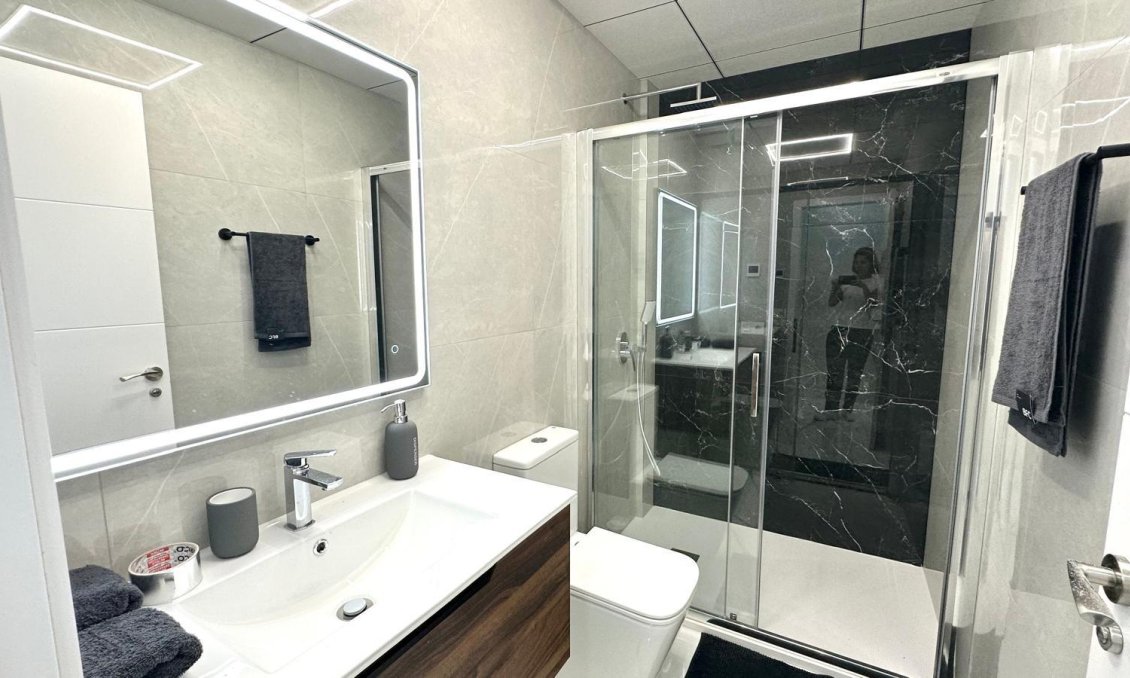 Használt Ingatlanok - Apartman -
Torrevieja - Playa del Cura