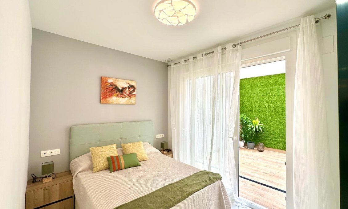 Használt Ingatlanok - Apartman -
Torrevieja - Playa del Cura