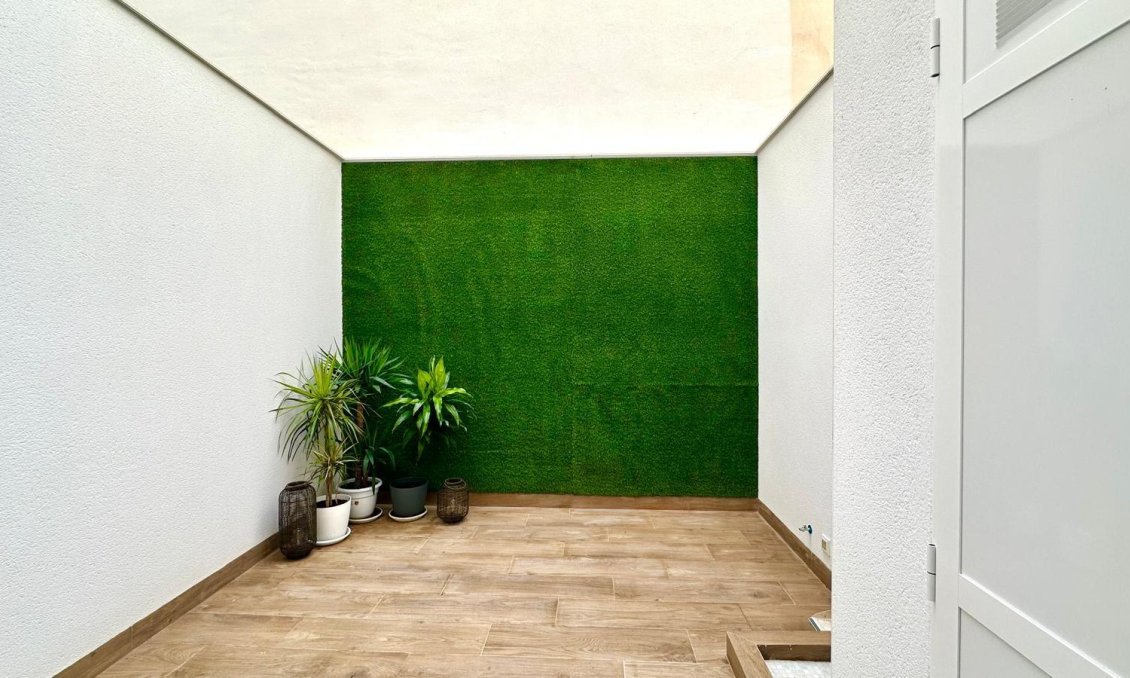 Használt Ingatlanok - Apartman -
Torrevieja - Playa del Cura