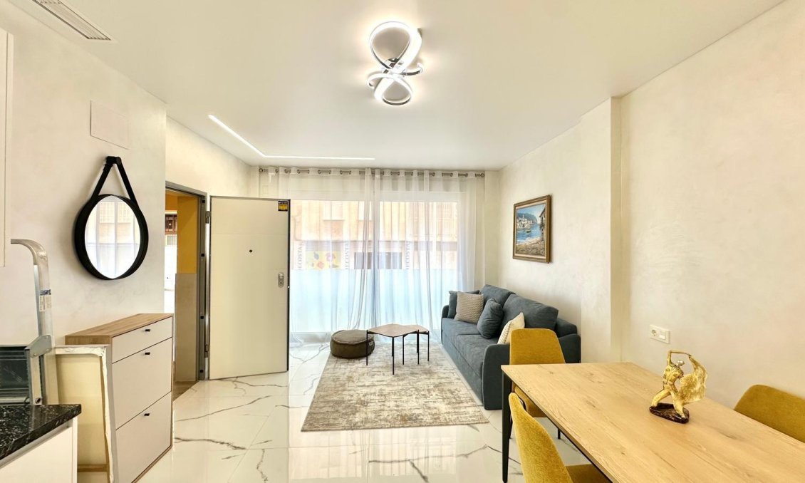 Használt Ingatlanok - Apartman -
Torrevieja - Playa del Cura