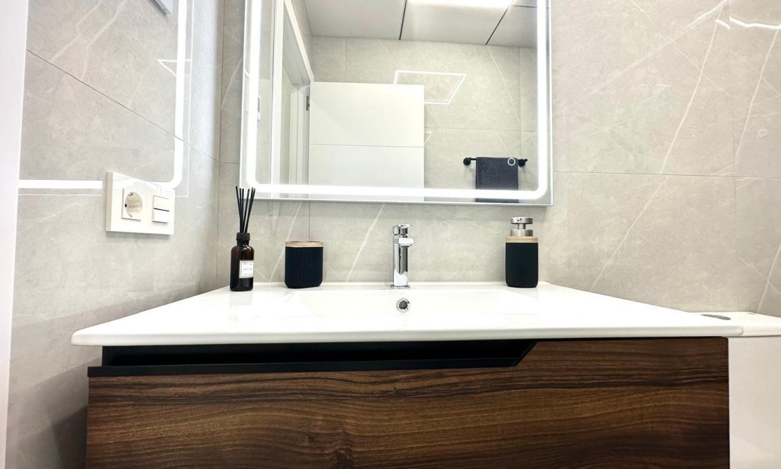 Használt Ingatlanok - Apartman -
Torrevieja - Playa del Cura