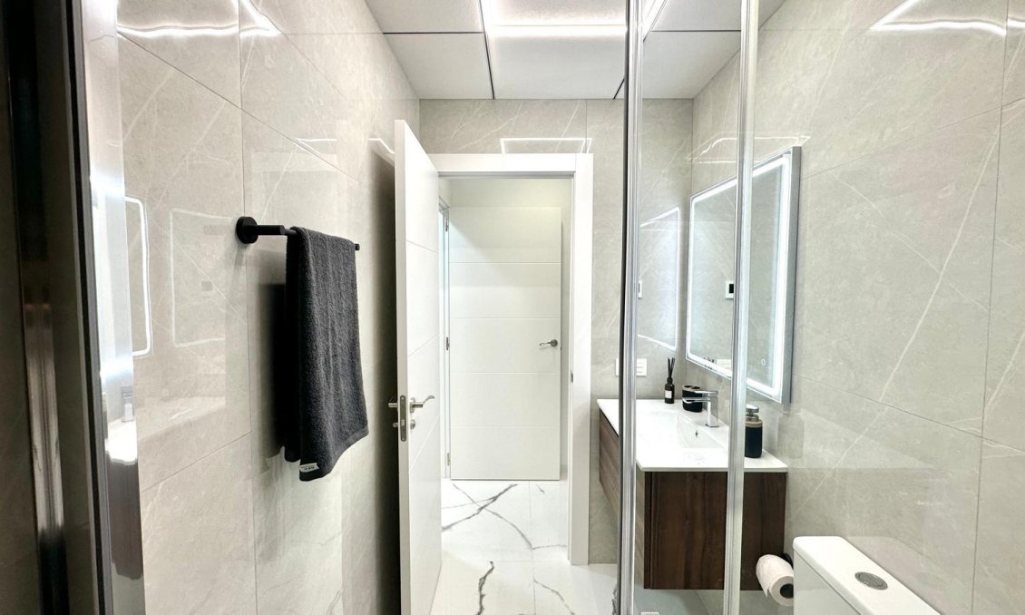 Használt Ingatlanok - Apartman -
Torrevieja - Playa del Cura