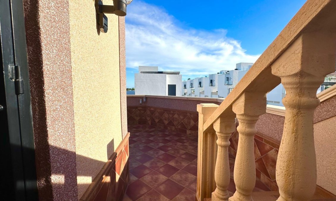 Segunda mano - Town House -
Torrevieja - La Siesta