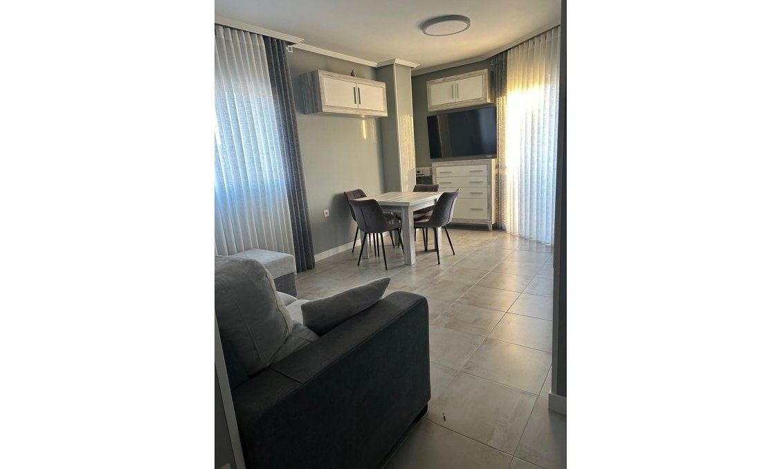 Használt Ingatlanok - Apartman -
Torrevieja - Playa del Cura