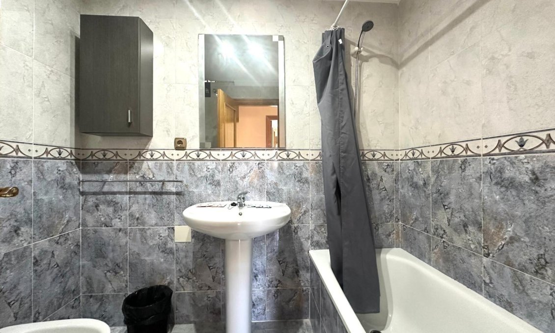 Resale - Apartment -
Torrevieja