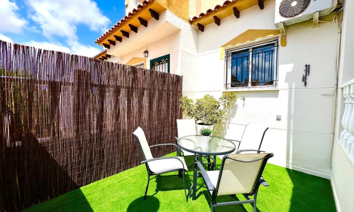 Segunda mano - Town House -
Orihuela - Urbanización Perla Del Mar