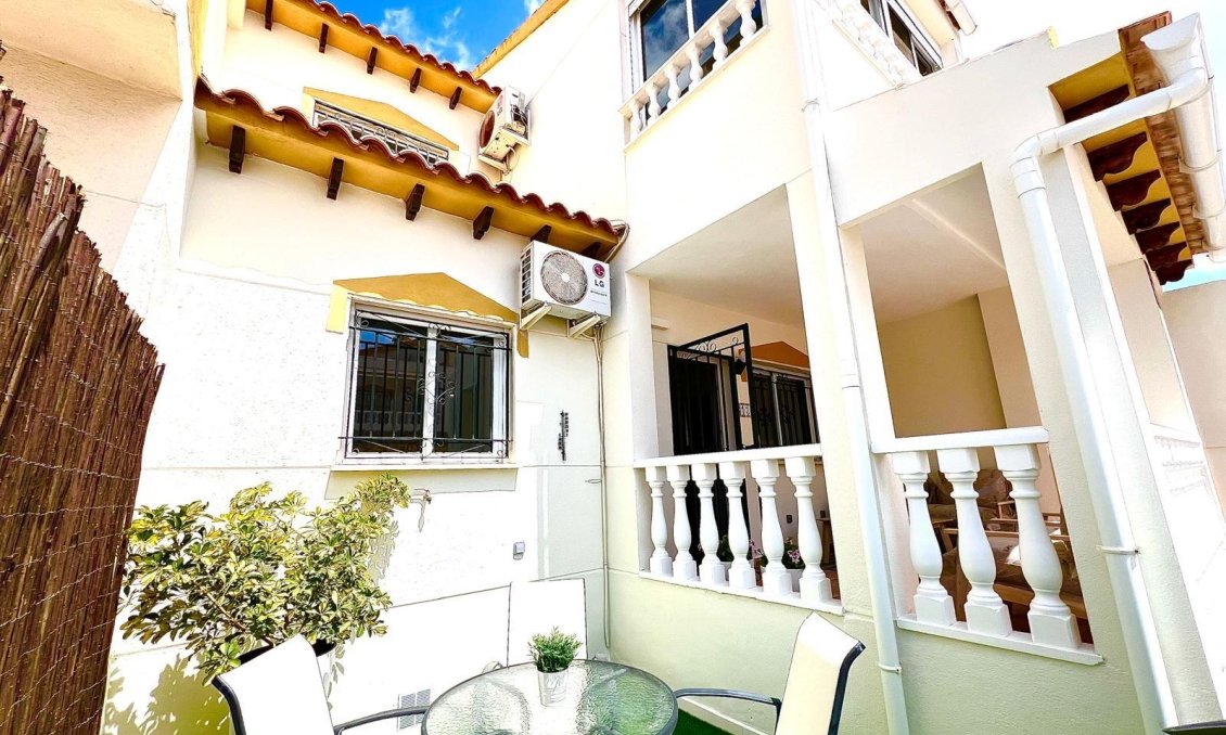 Segunda mano - Town House -
Orihuela - Urbanización Perla Del Mar