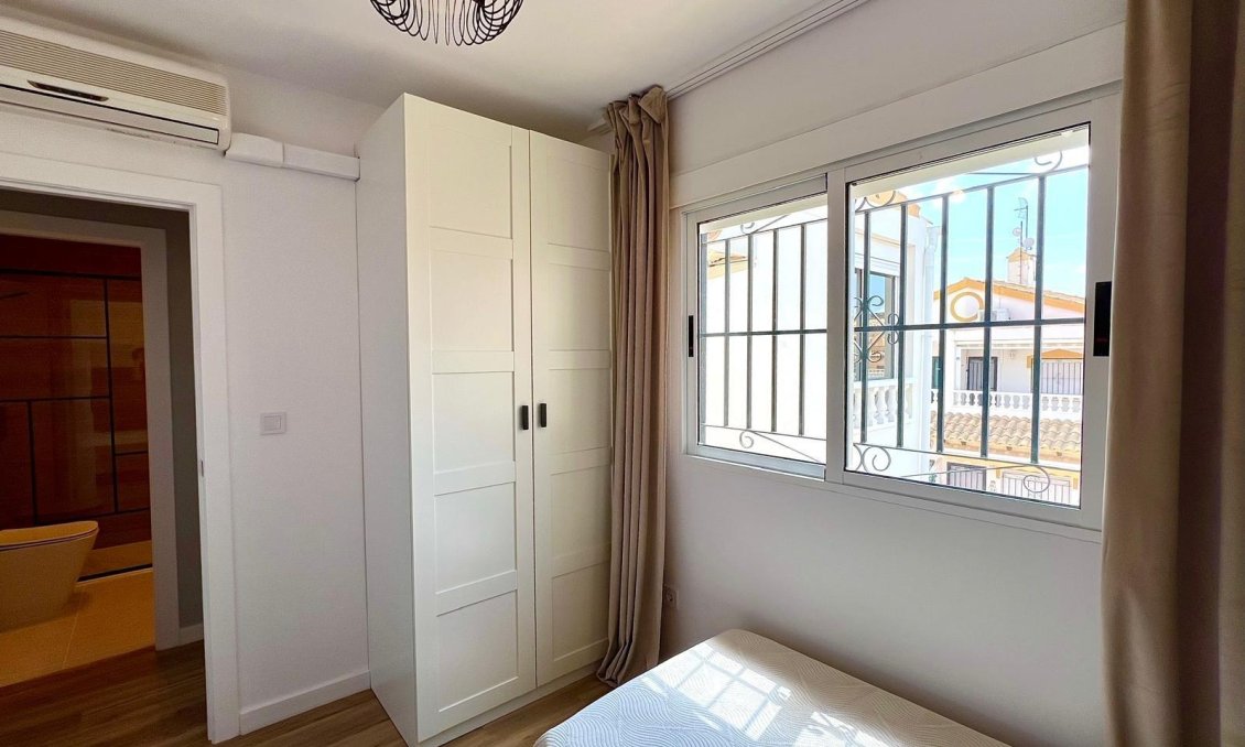 Segunda mano - Town House -
Orihuela - Urbanización Perla Del Mar