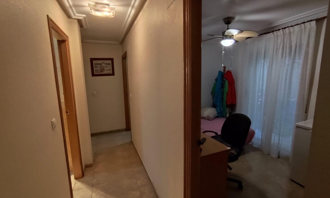 Segunda mano - Apartamento -
Torrevieja - Estacion De Autobuses