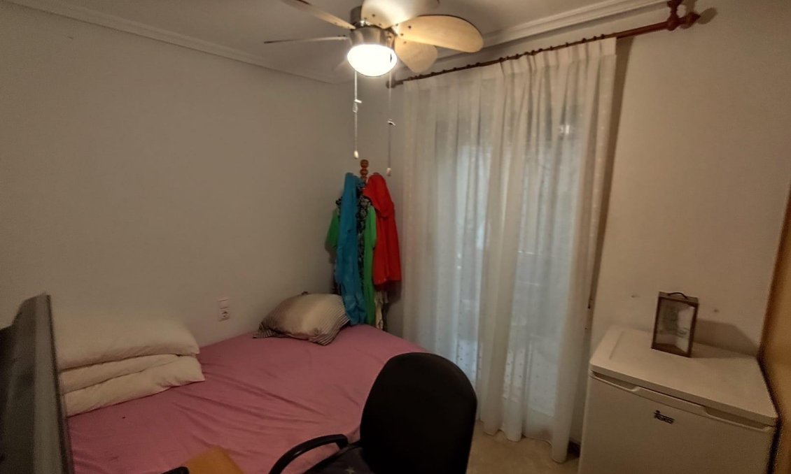 Segunda mano - Apartamento -
Torrevieja - Estacion De Autobuses