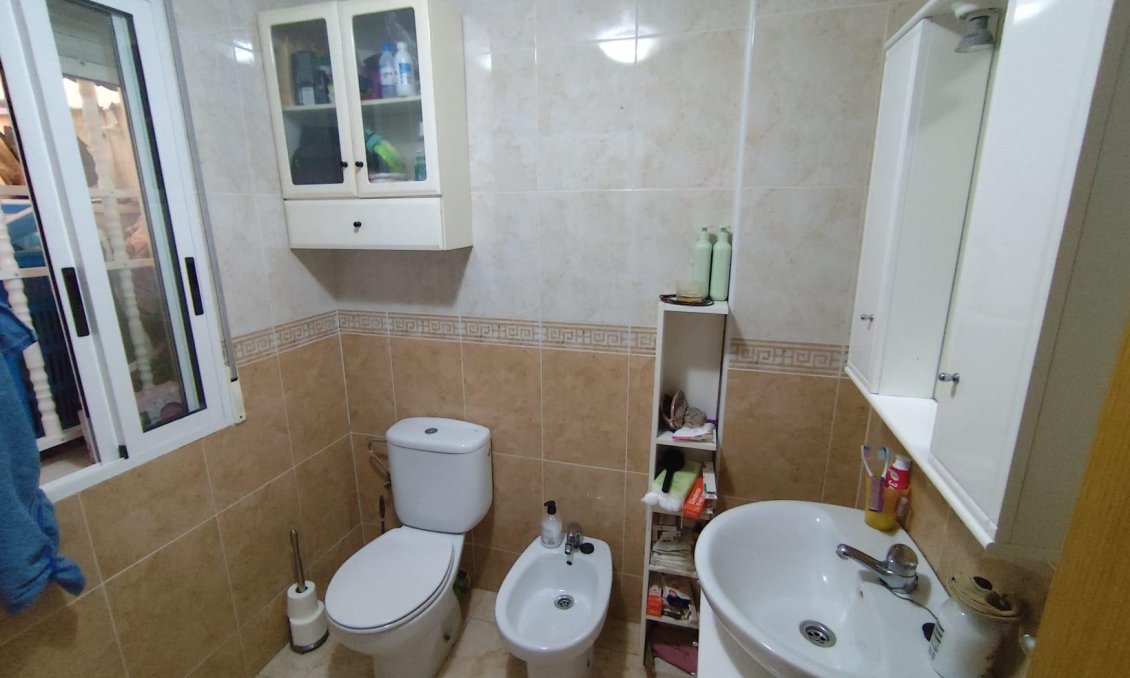 Segunda mano - Apartamento -
Torrevieja - Estacion De Autobuses