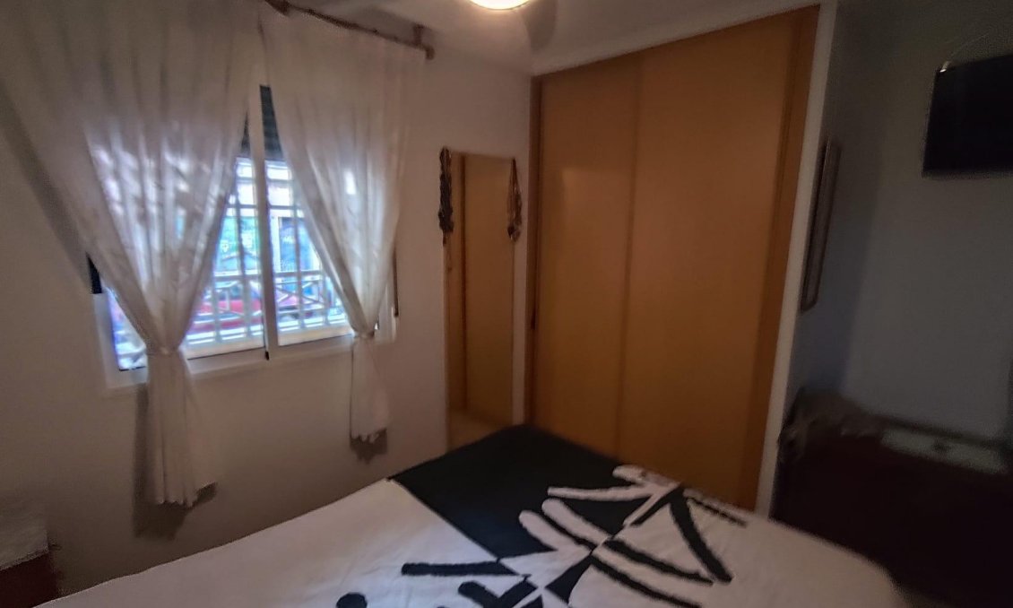 Segunda mano - Apartamento -
Torrevieja - Estacion De Autobuses