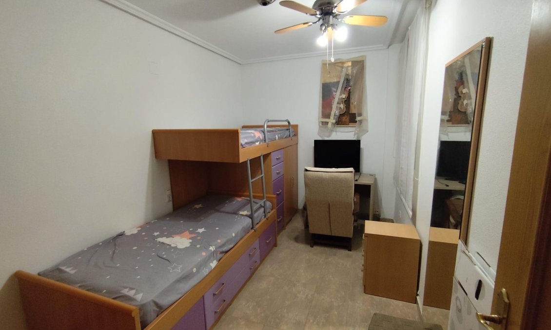 Segunda mano - Apartamento -
Torrevieja - Estacion De Autobuses