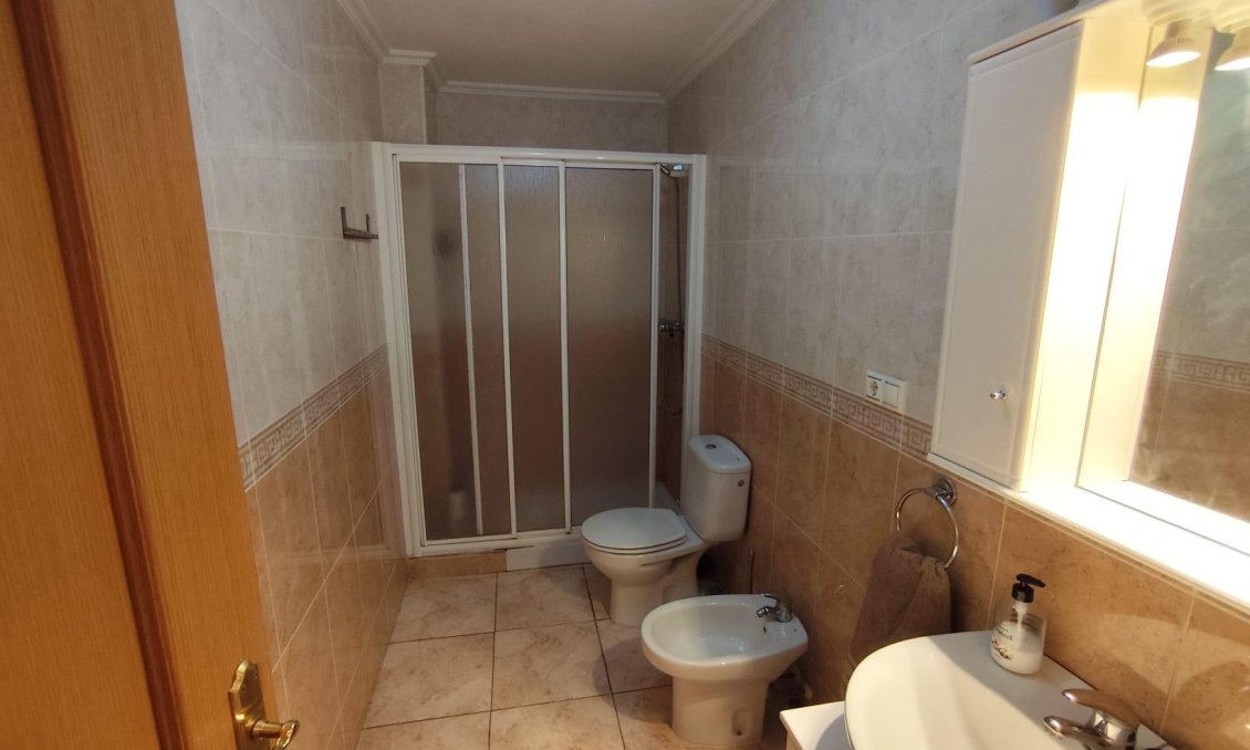 Segunda mano - Apartamento -
Torrevieja - Estacion De Autobuses