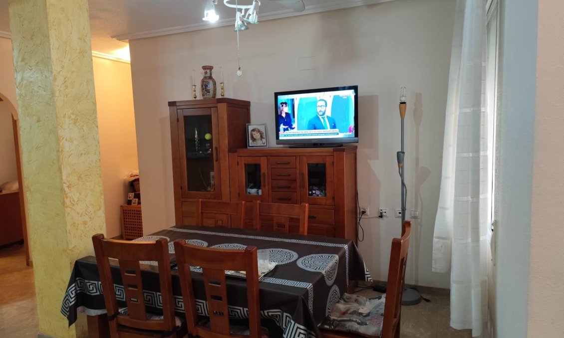 Segunda mano - Apartamento -
Torrevieja - Estacion De Autobuses