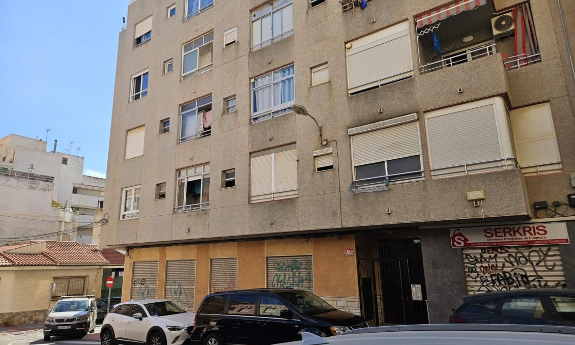 Segunda mano - Apartamento -
Torrevieja - Centro