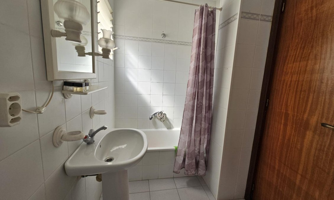 Segunda mano - Apartamento -
Torrevieja - Centro