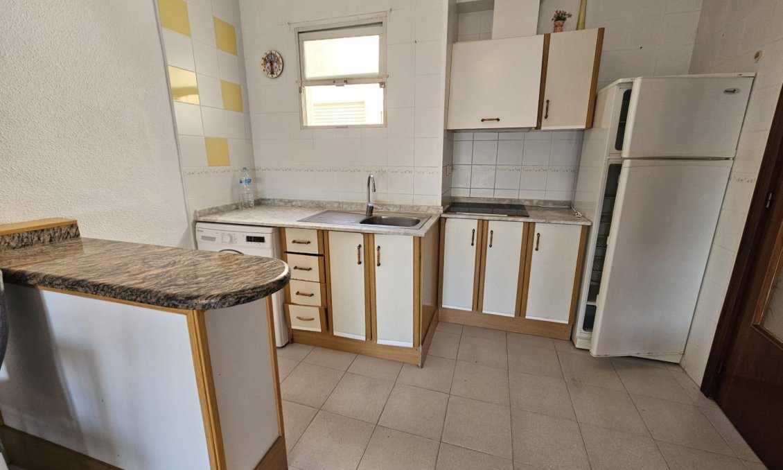 Segunda mano - Apartamento -
Torrevieja - Centro