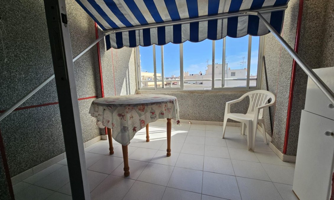 Segunda mano - Apartamento -
Torrevieja - Centro