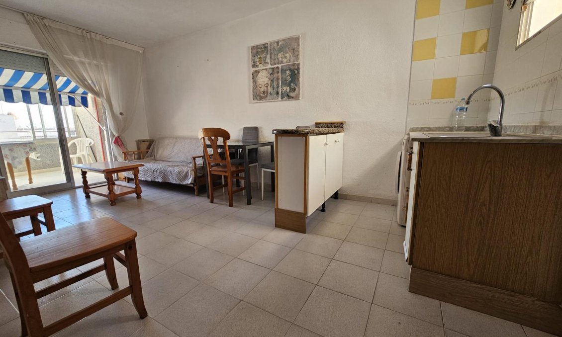 Segunda mano - Apartamento -
Torrevieja - Centro