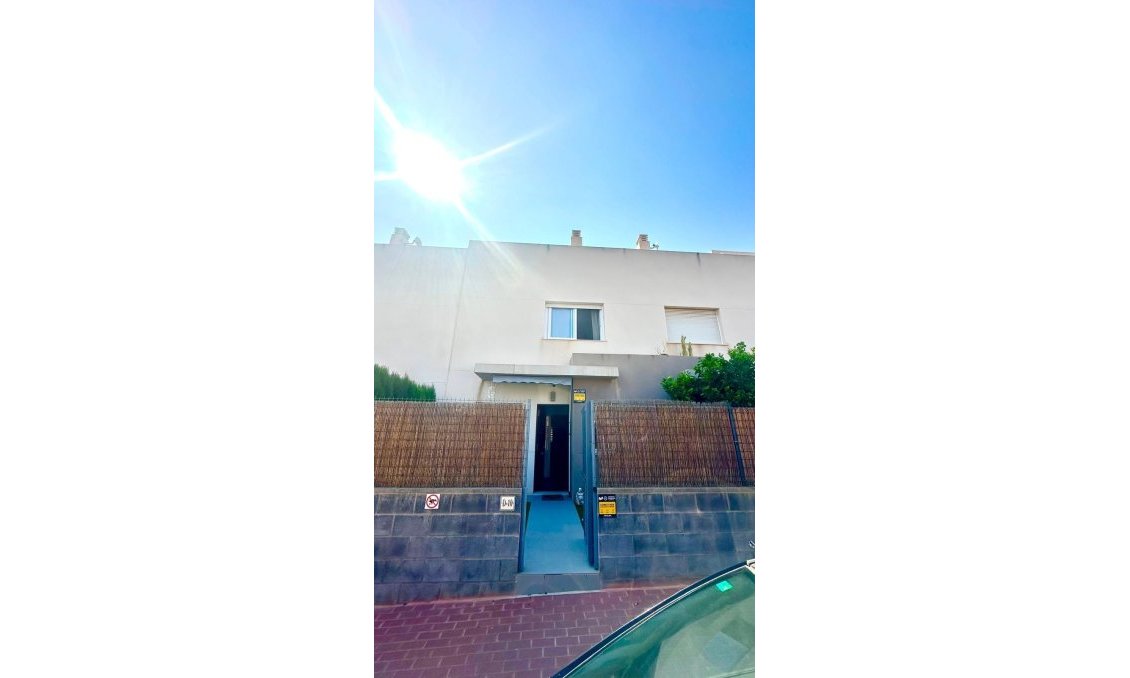 Segunda mano - Town House -
Torrevieja - Aguas Nuevas