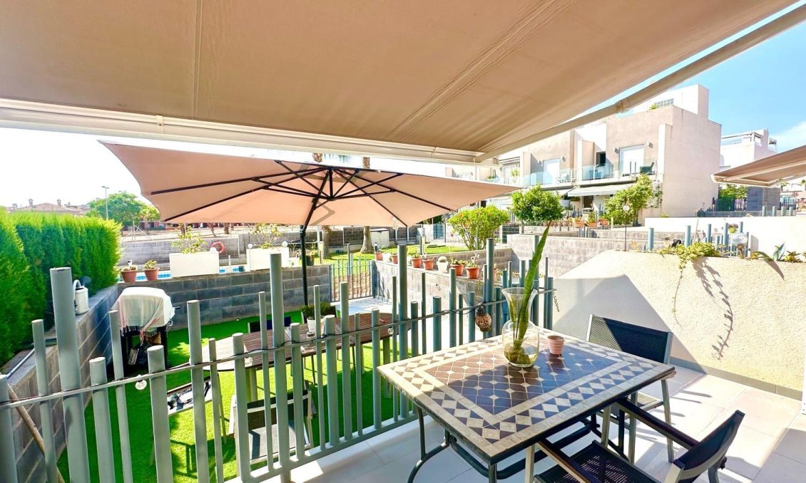 Segunda mano - Town House -
Torrevieja - Aguas Nuevas