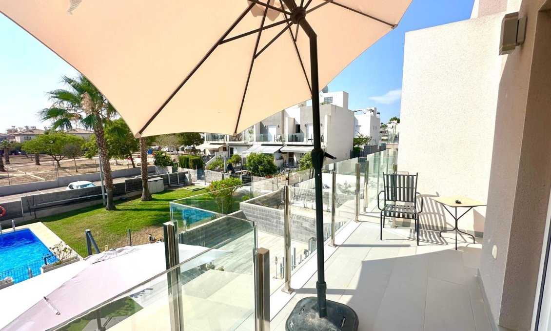 Segunda mano - Town House -
Torrevieja - Aguas Nuevas