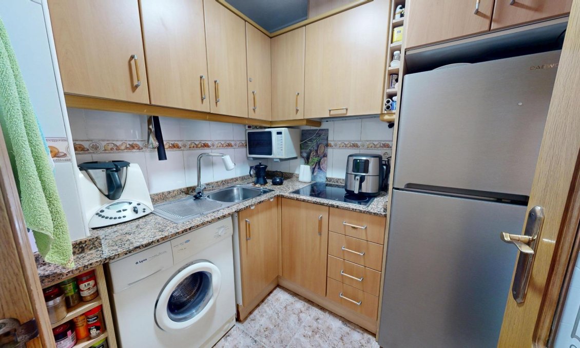 Segunda mano - Apartamento -
Torrevieja - Estacion De Autobuses