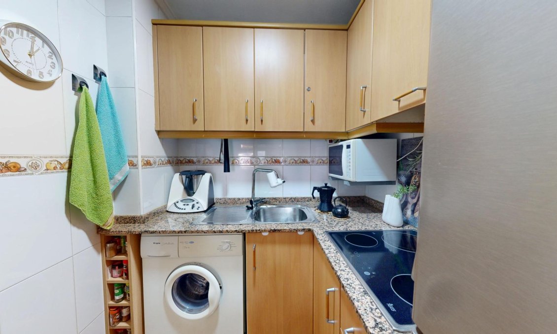 Segunda mano - Apartamento -
Torrevieja - Estacion De Autobuses