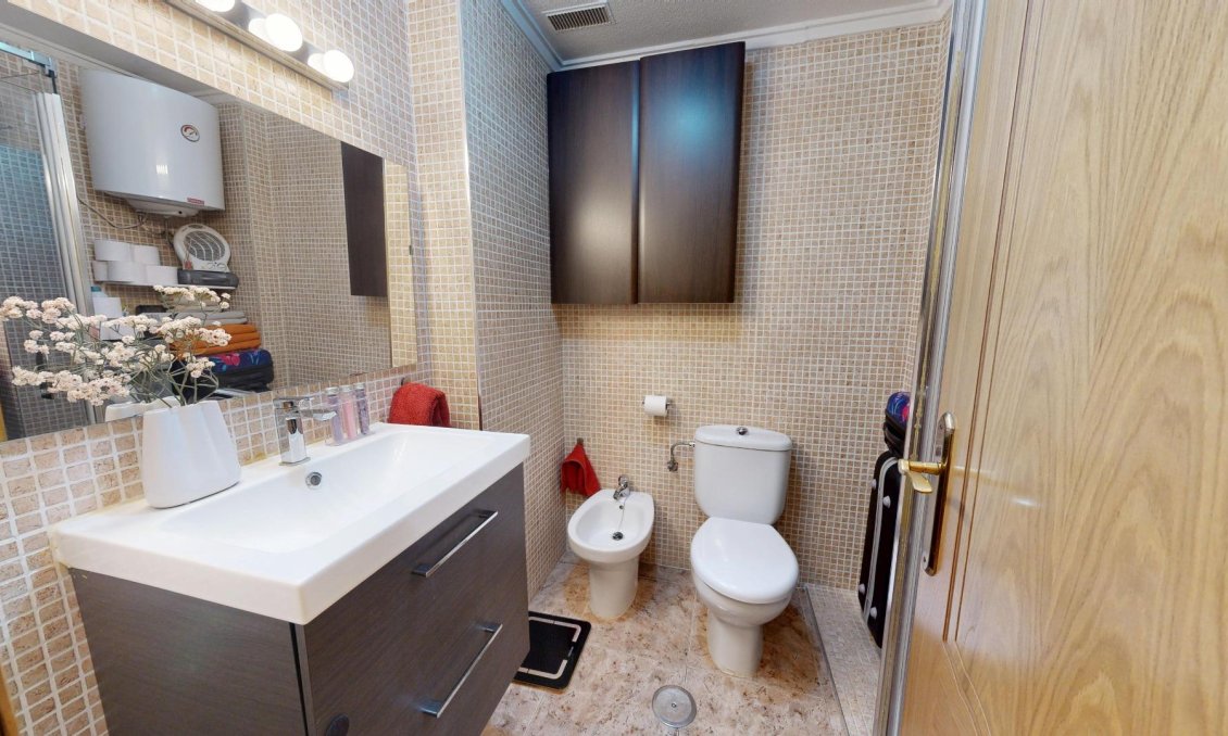 Segunda mano - Apartamento -
Torrevieja - Estacion De Autobuses