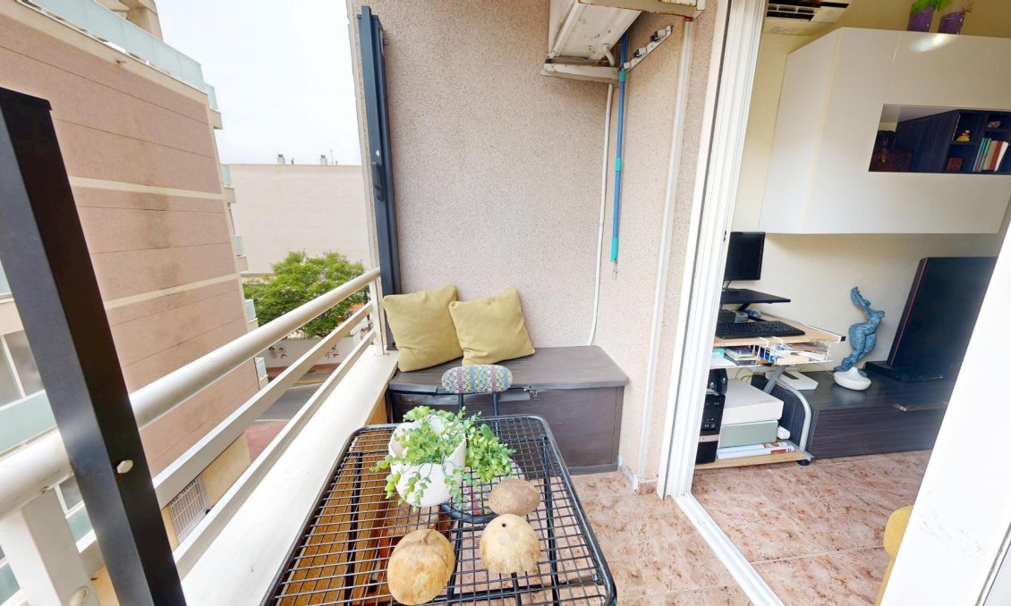 Segunda mano - Apartamento -
Torrevieja - Estacion De Autobuses