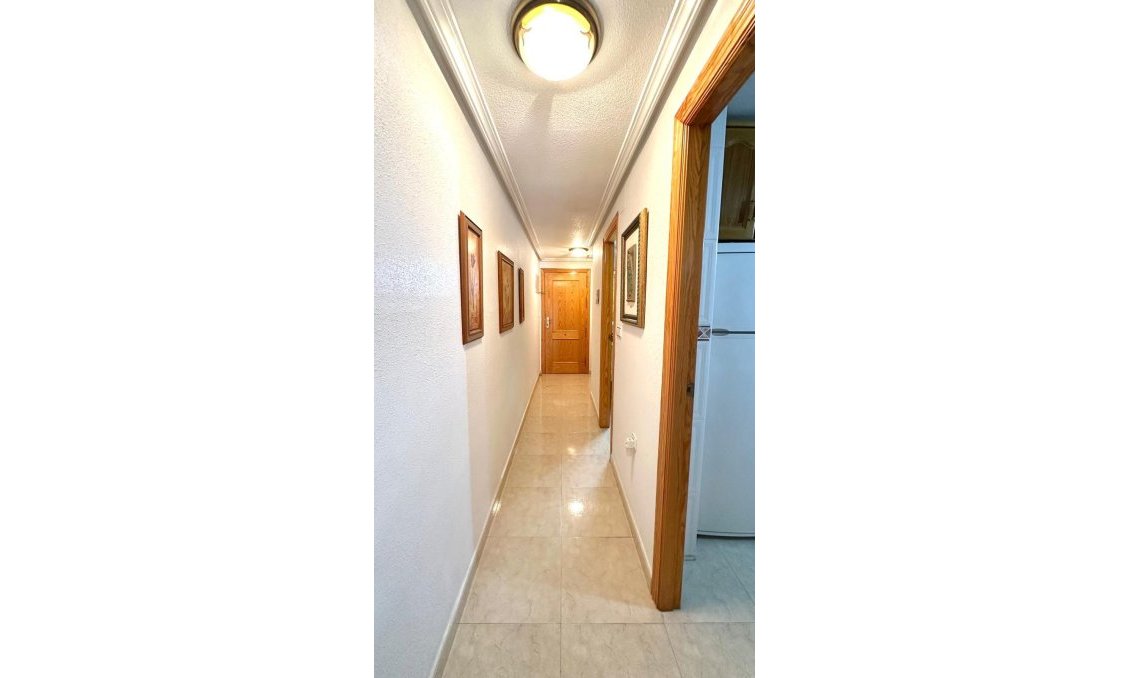 Használt Ingatlanok - Tetőtéri lakás -
Torrevieja - Centrum